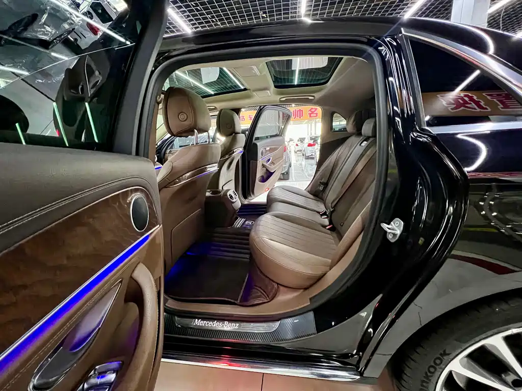 Mercedes-Benz E-Class 2020 — фото 13