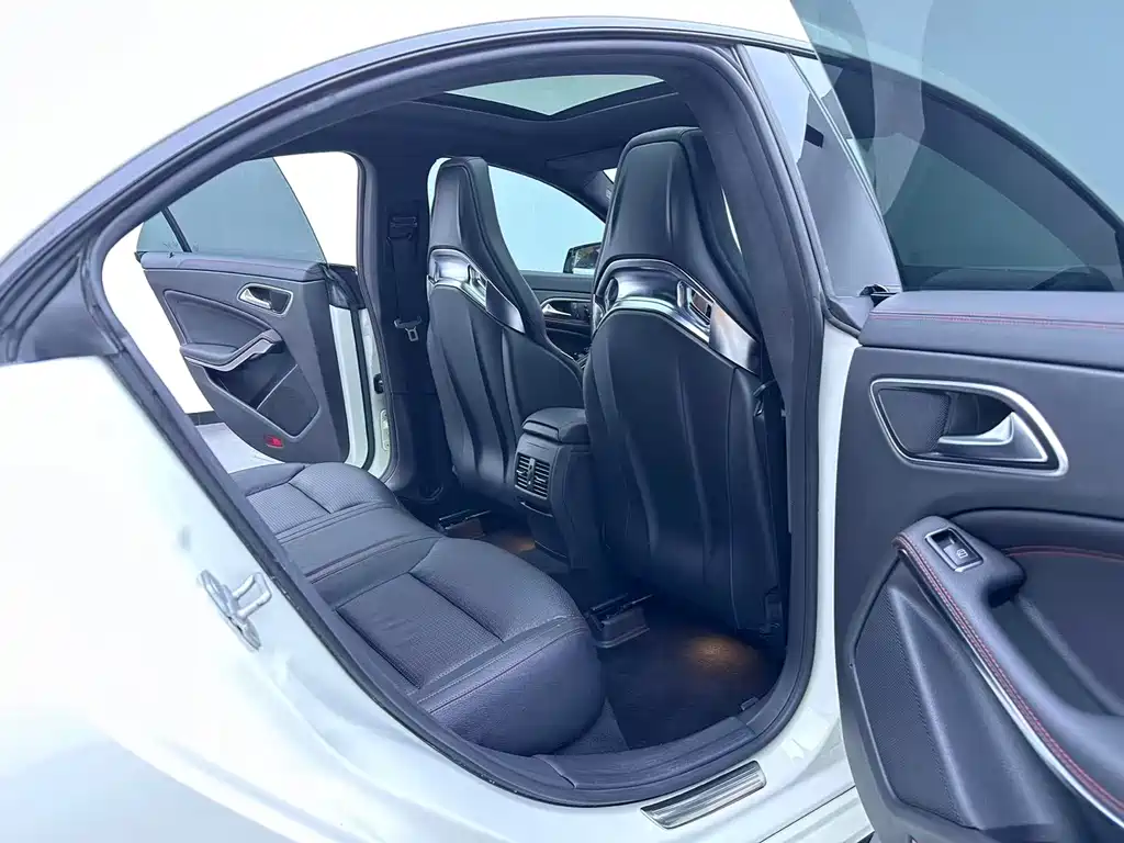 Mercedes-Benz CLA AMG 2015 — фото 23