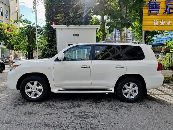 Lexus LX 2009