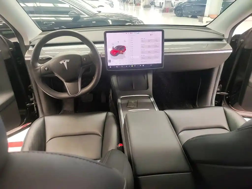 Tesla Model Y 2023 — фото 10