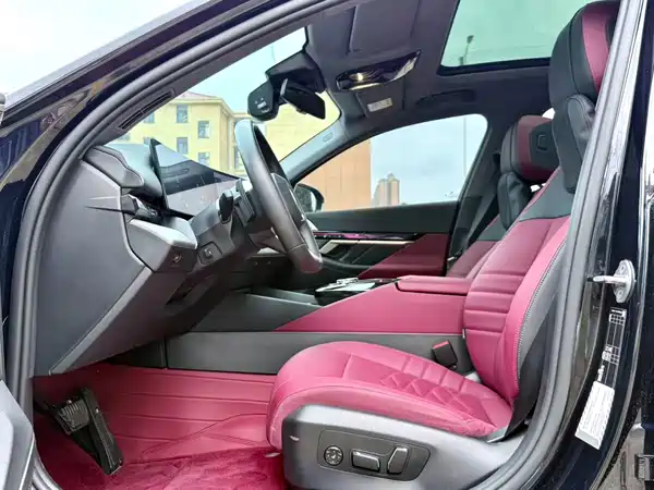 BMW 5 Series 2025