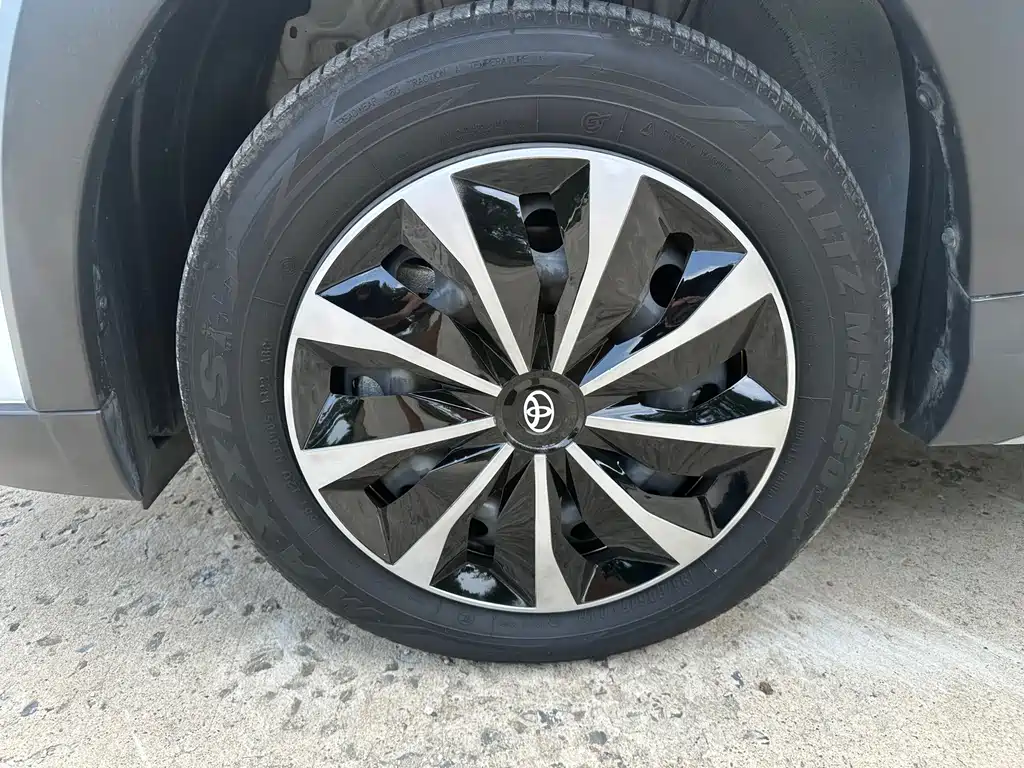Toyota Yaris L 2022 — фото 19