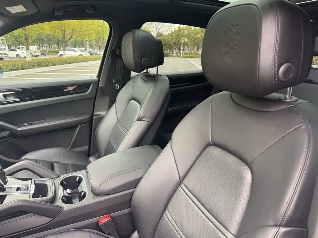 Porsche Cayenne 2019 — фото 13