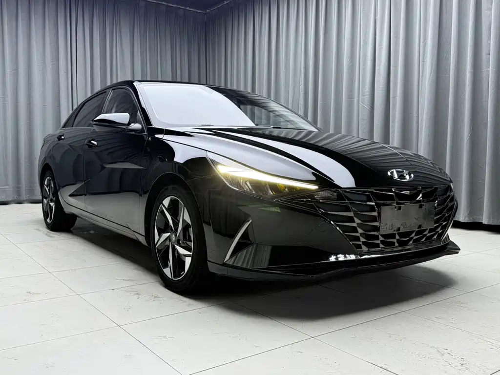 Hyundai Elantra 2022