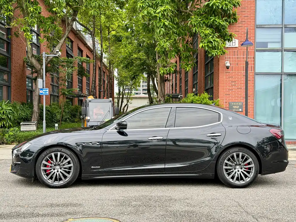 Maserati Ghibli 2019 — фото 2