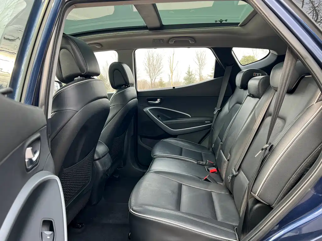 Hyundai Santa Fe 2017 — фото 11