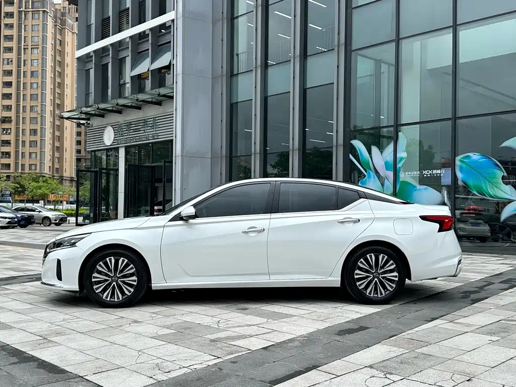 Nissan Teana 2025 — фото 3