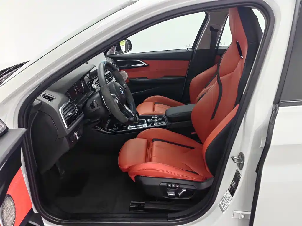 BMW 1 Series 2023 — фото 10