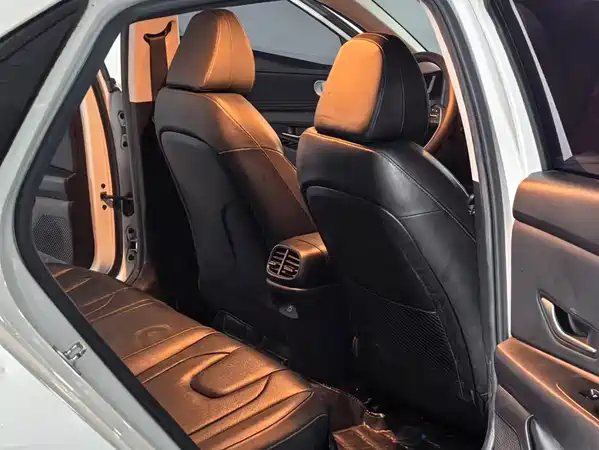 Hyundai Elantra 2022