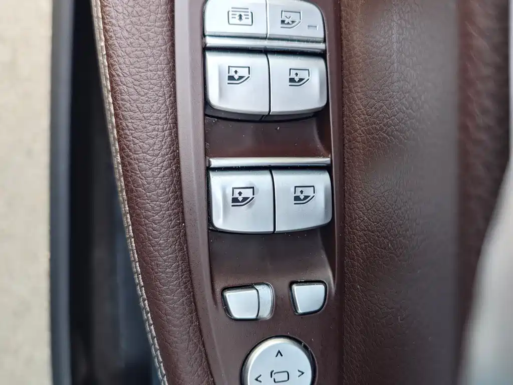 BMW 7 Series 2017 — фото 23