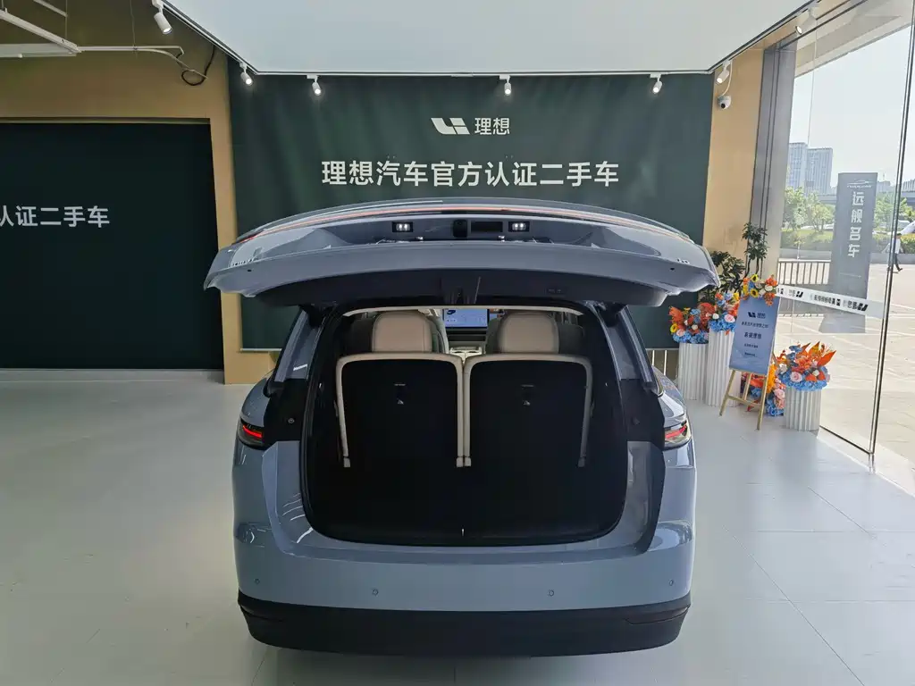 Li Auto i8 2025 — фото 27