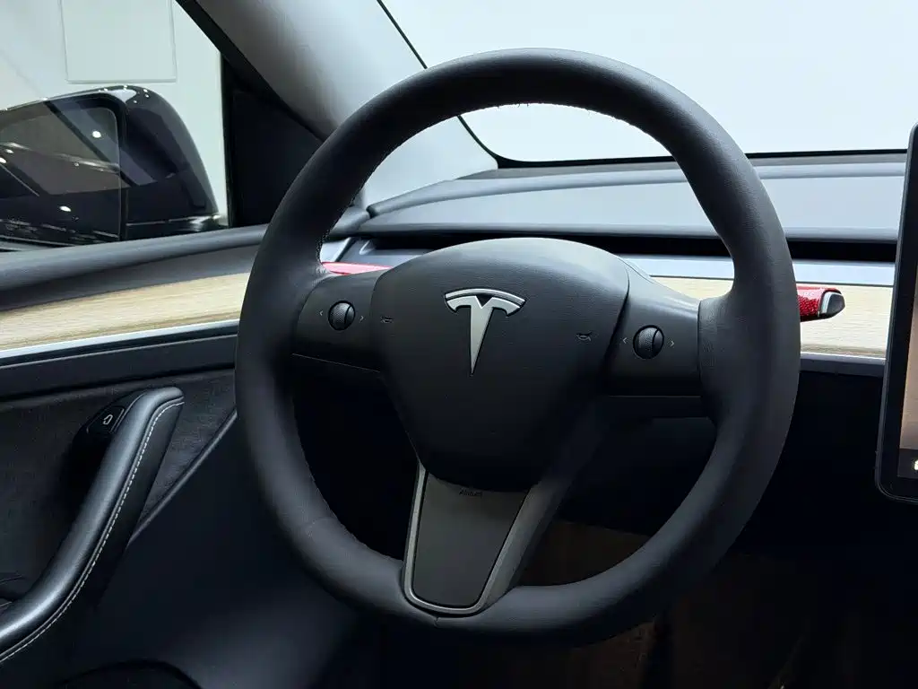 Tesla Model Y 2022 — фото 10