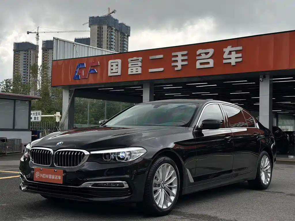 BMW 5 Series 2019 — фото 1