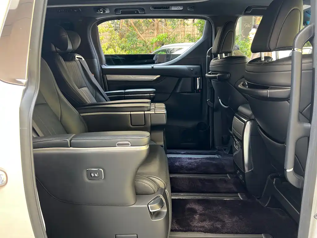 Toyota Alphard 2025 — фото 14