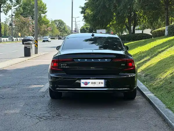 Volvo S90 2024