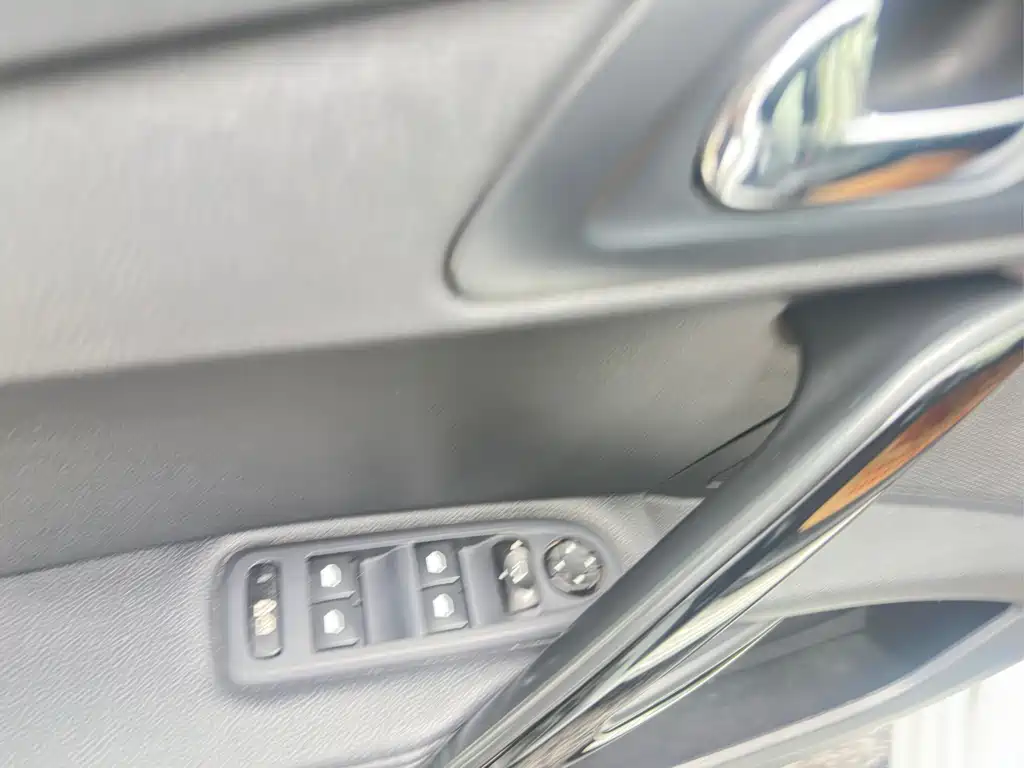 Peugeot 508 2017 — фото 18