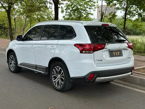 Mitsubishi Outlander 2018
