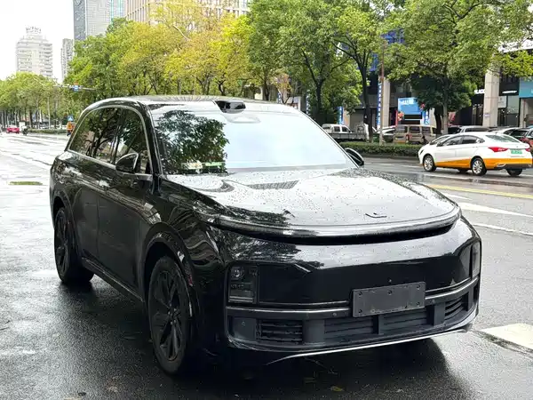 Li Auto L8 2023