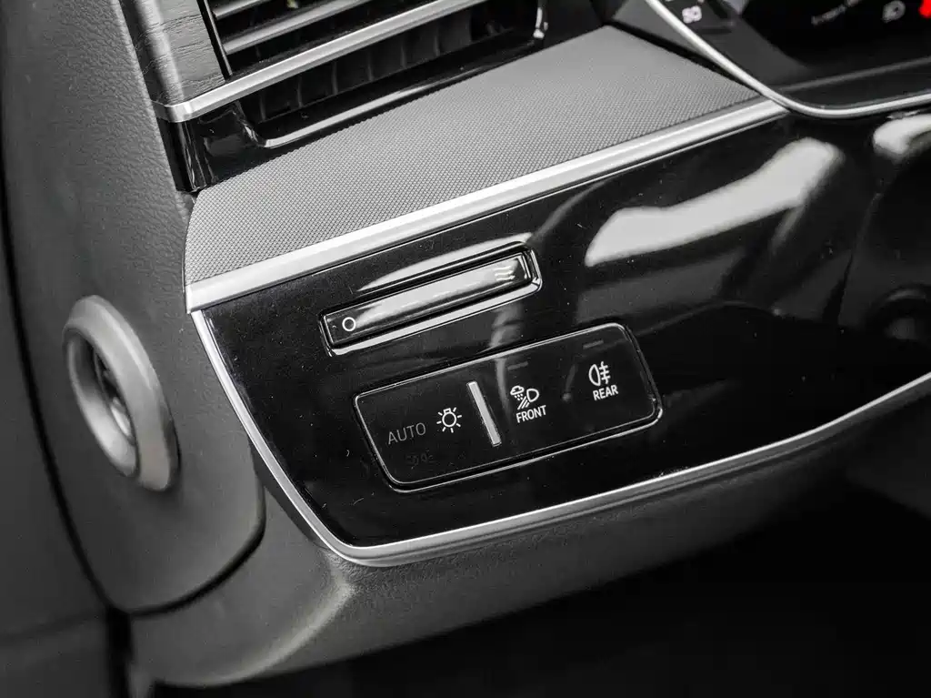 Audi A8 2019 — фото 7