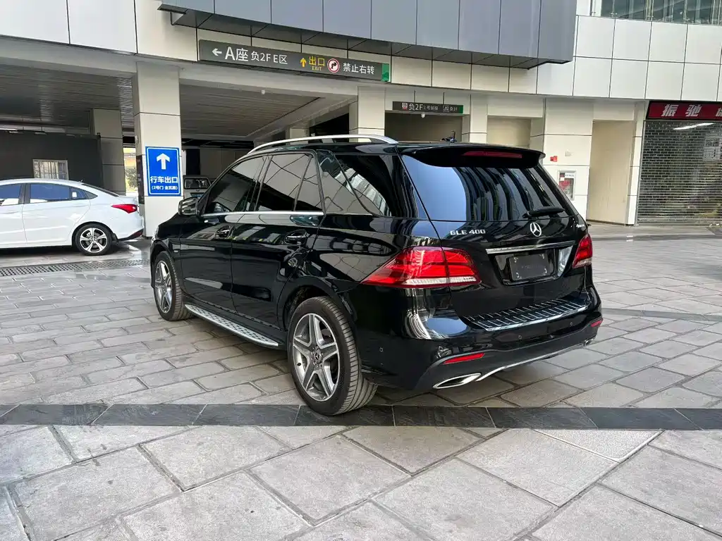 Mercedes-Benz GLE 2018 — фото 9