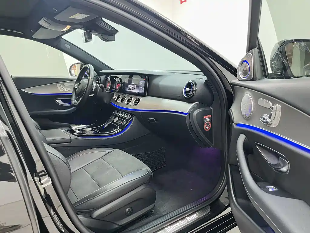 Mercedes-Benz E-Class 2018 — фото 14