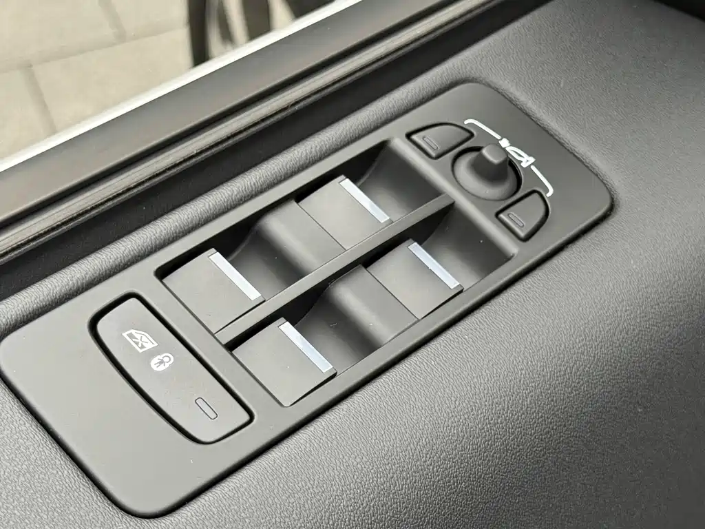Land Rover Discovery Sport 2024 — фото 13