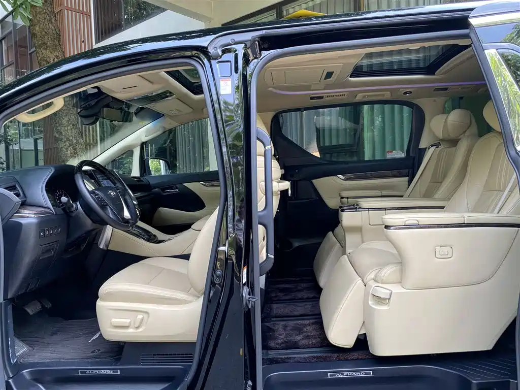 Toyota Alphard 2021 — фото 5