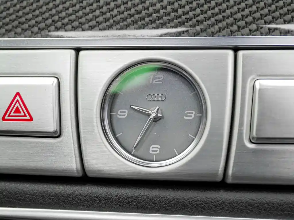 Audi S8 2014 — фото 17