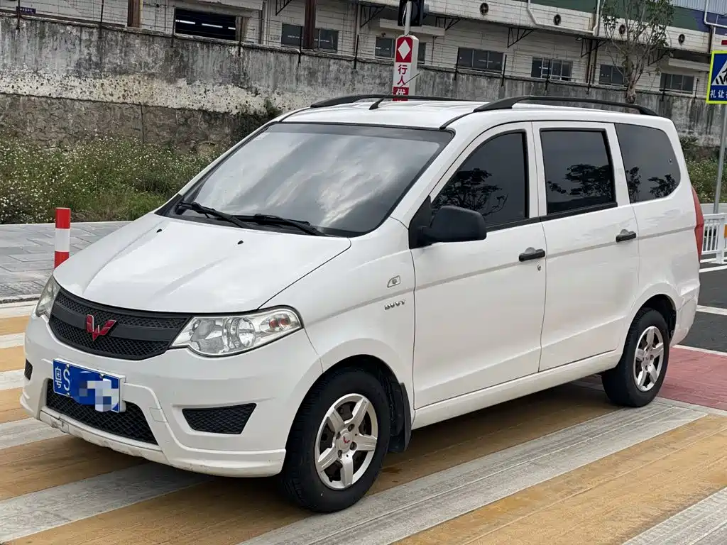 Wuling Hongguang 2018
