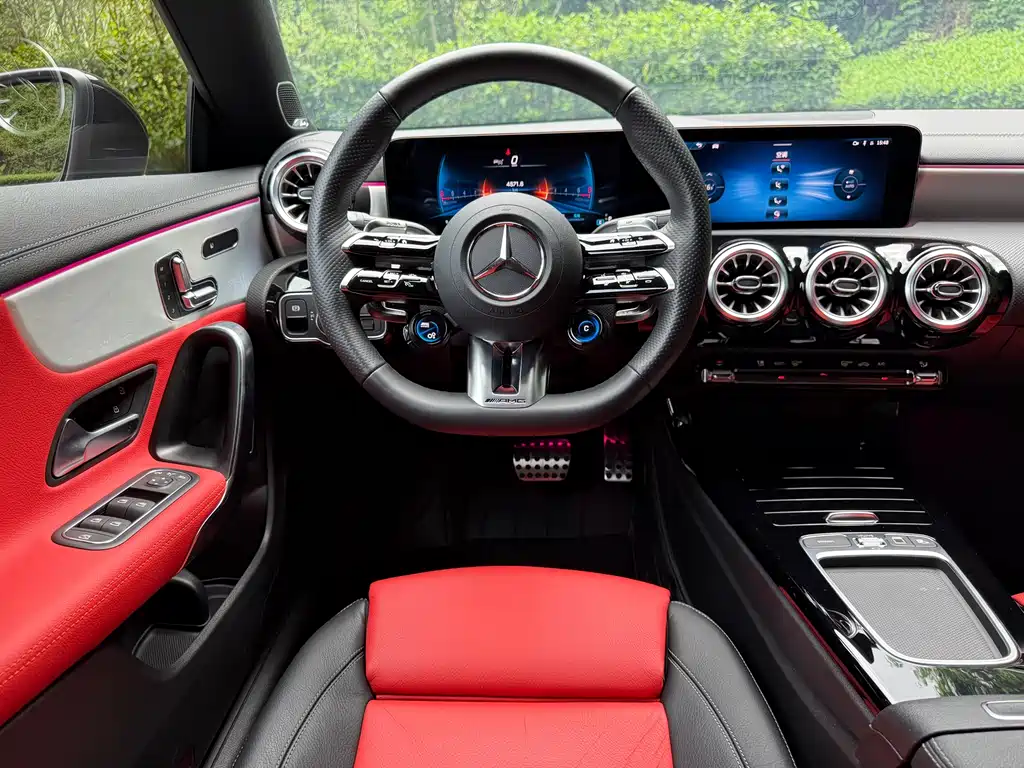 Mercedes-Benz CLA AMG 2025 — фото 8