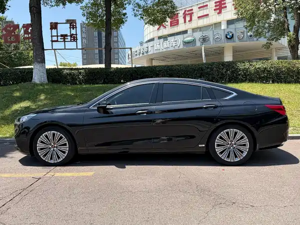 Hongqi H5 2023