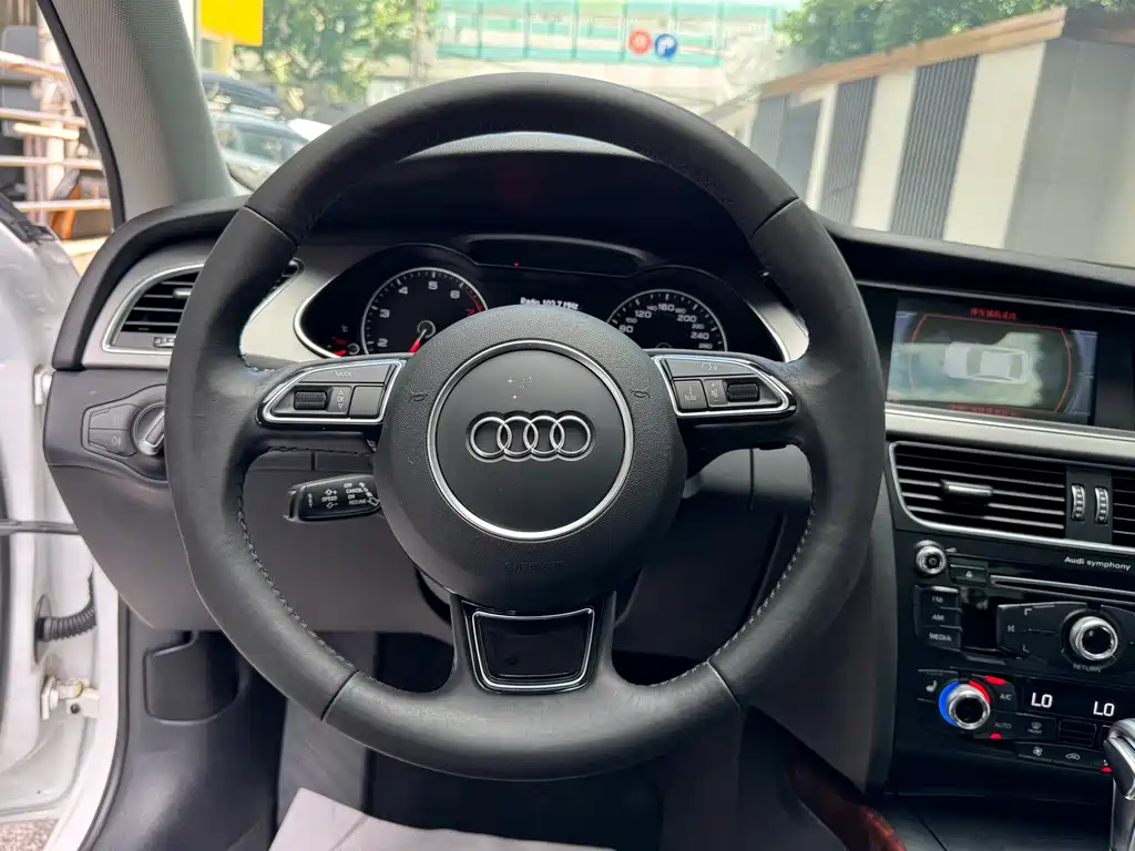 Audi A4L 2016 — фото 11