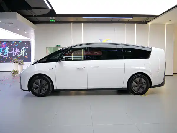 Li Auto MEGA 2024