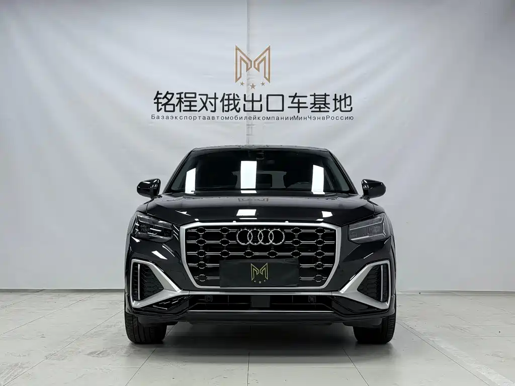 Audi Q2L 2023 — фото 2