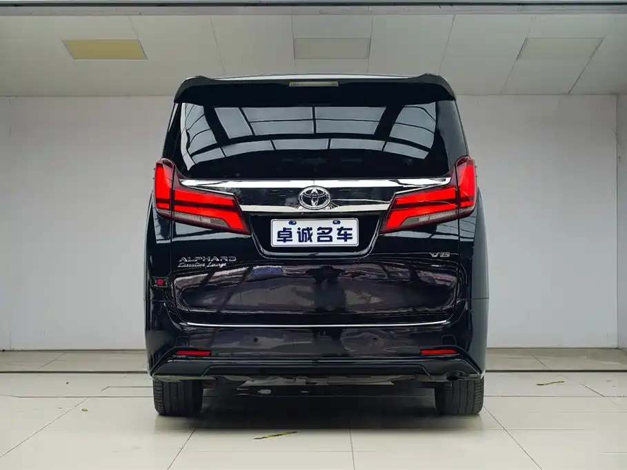 Toyota Alphard 2018 — фото 18