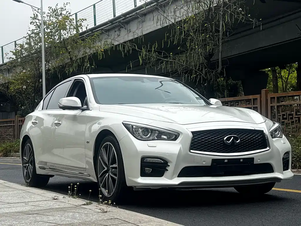 Infiniti Q50L 2017 — фото 3