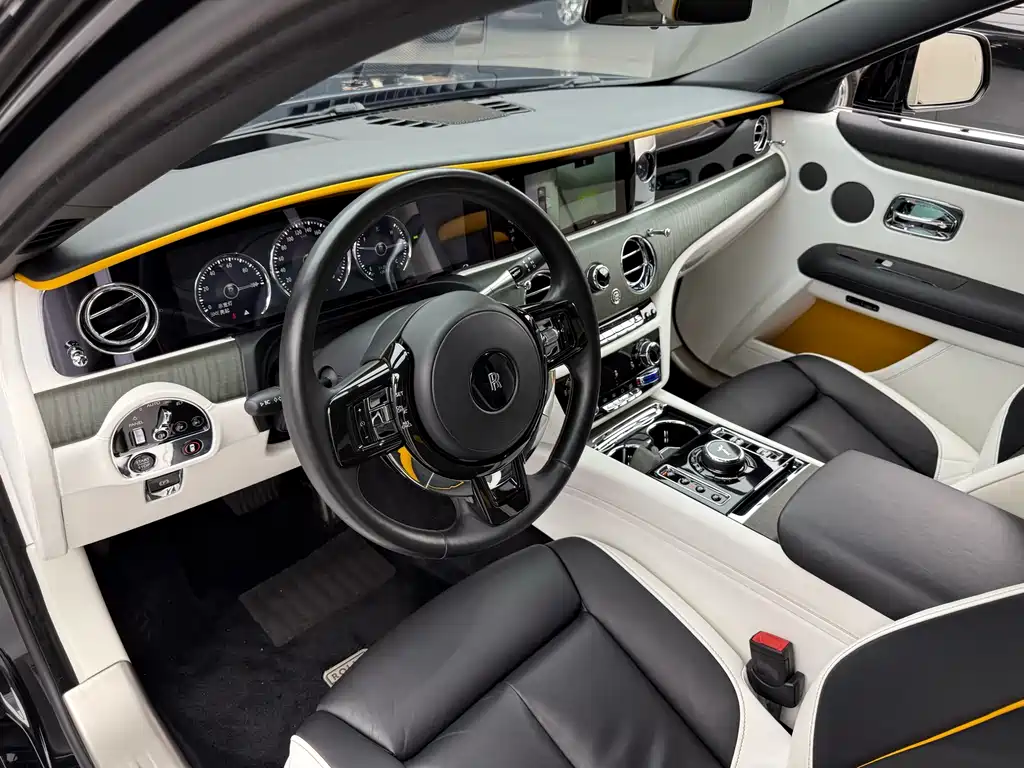 Rolls-Royce Ghost 2021 — фото 10