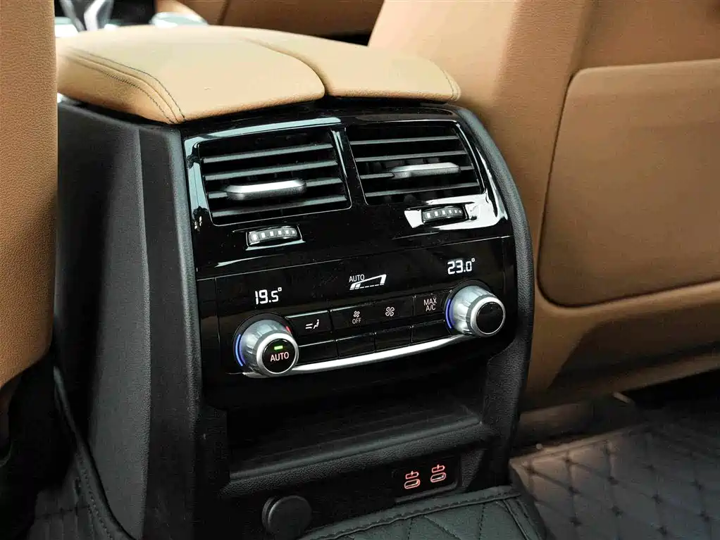 BMW 6 Series GT 2025 — фото 16