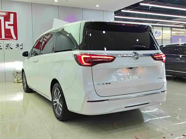Buick GL8 2024