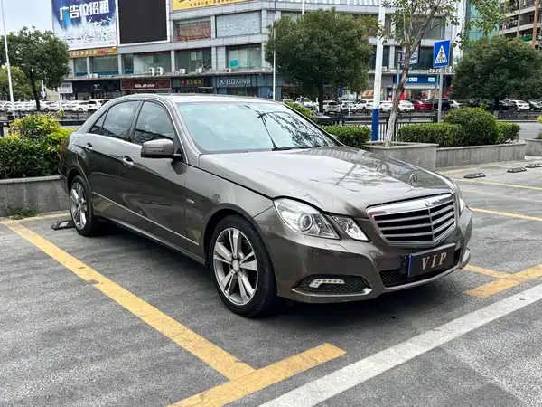 Mercedes-Benz E-Class 2010