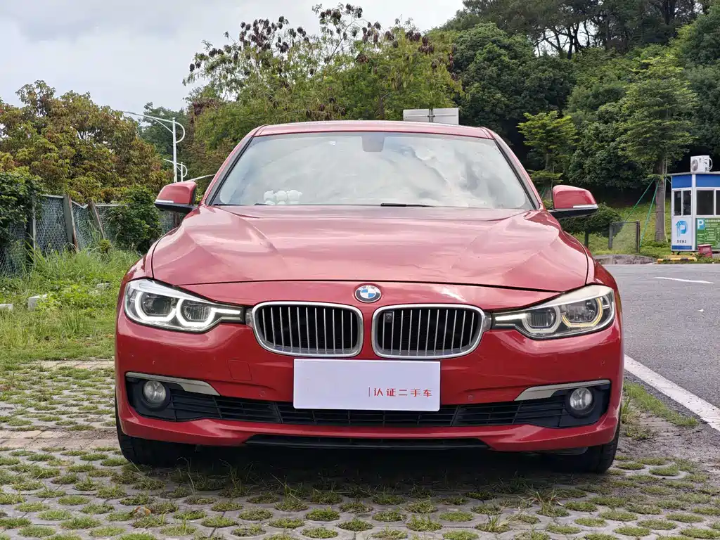 BMW 3 Series 2019 — фото 21