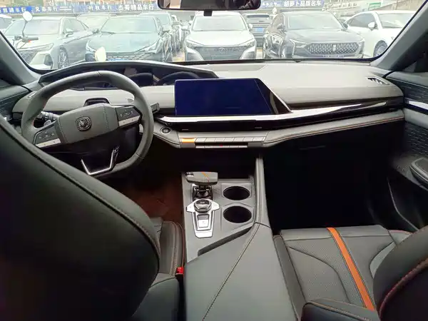 Changan UNI-V 2024