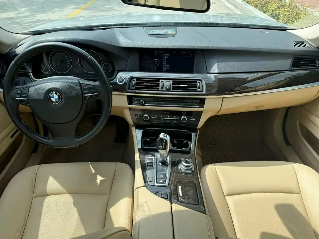BMW 5 Series 2012 — фото 9