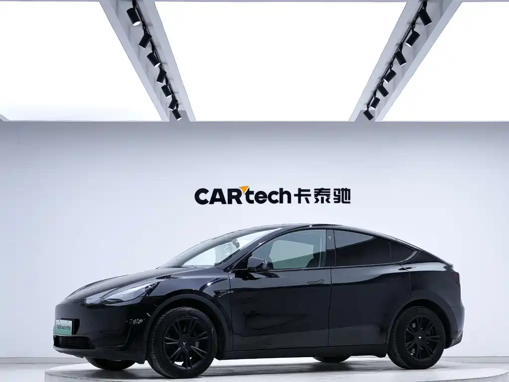 Tesla Model Y 2023 — фото 1