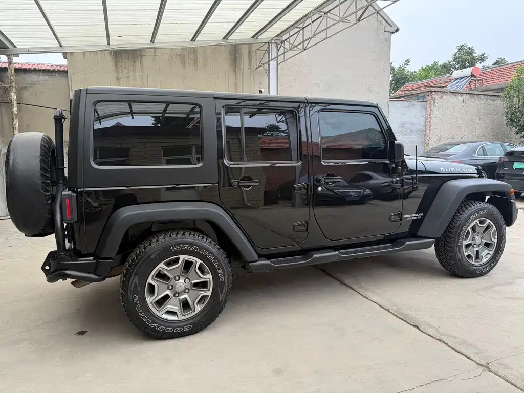 Jeep Wrangler 2016 — фото 9