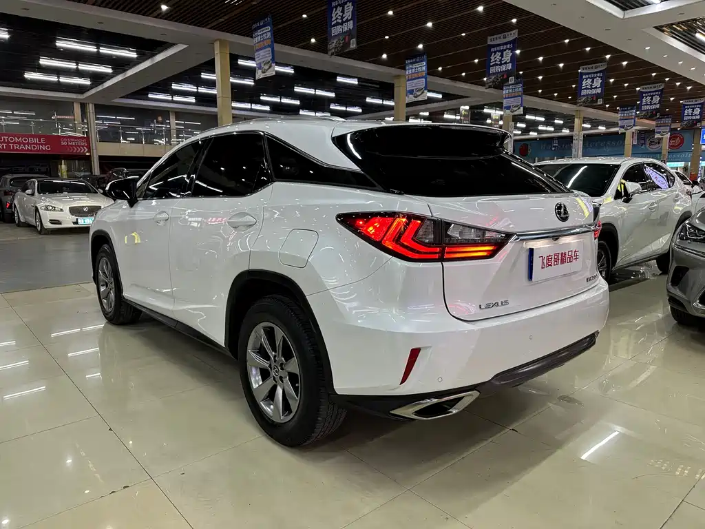 Lexus RX 2018 — фото 9