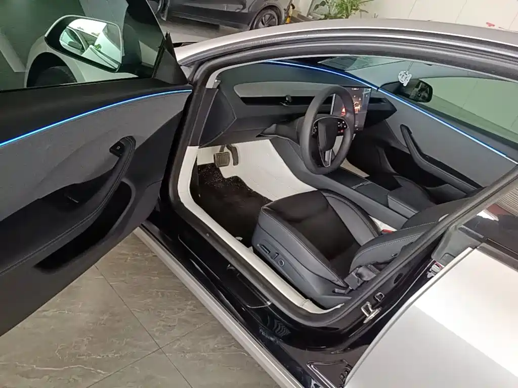 Tesla Model 3 2023 — фото 16