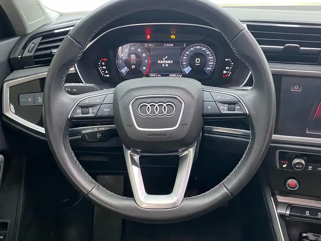 Audi Q3 2022 — фото 12