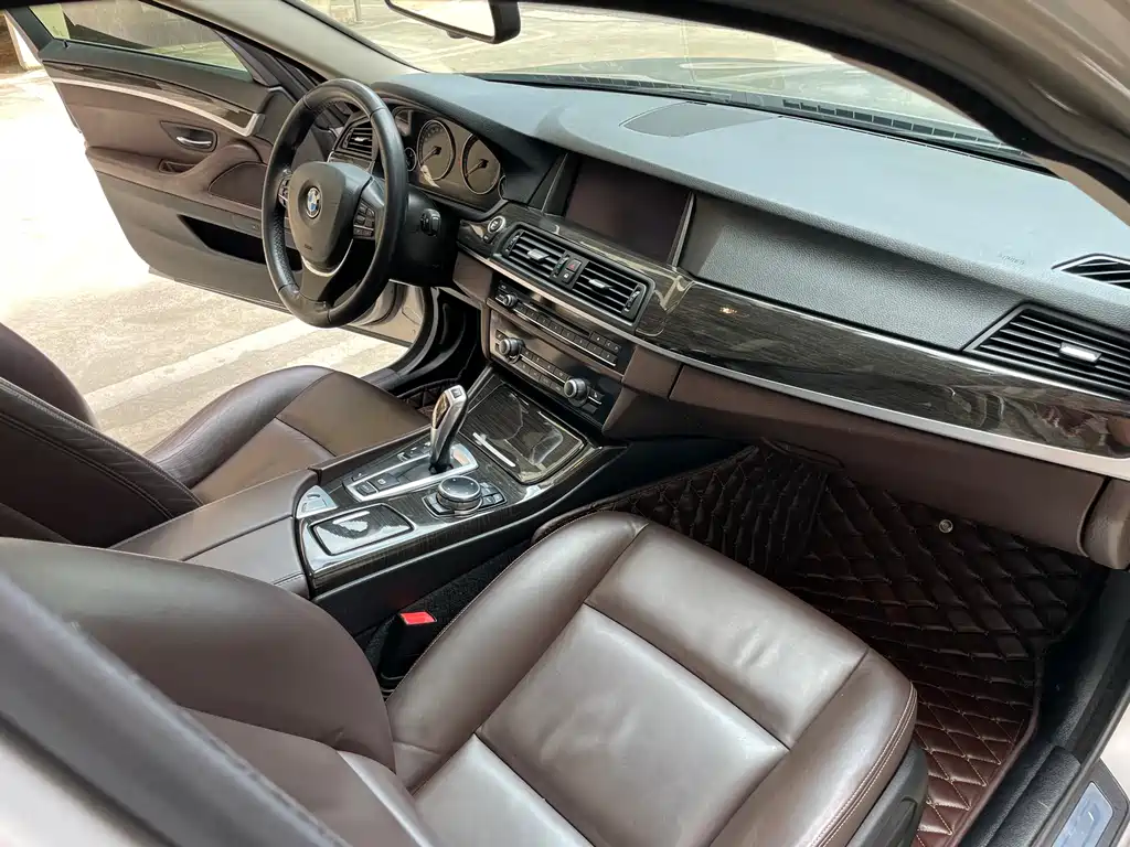 BMW 5 Series 2014 — фото 14