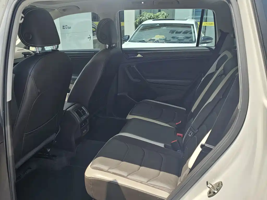 Volkswagen Tiguan L 2017 — фото 8